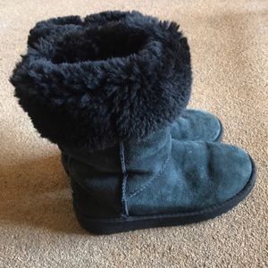 Black uggs